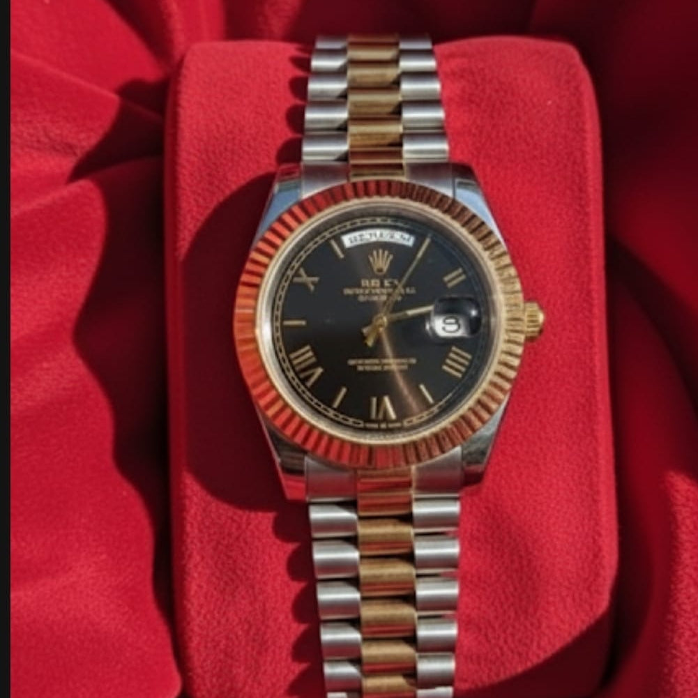 Elegance Redefined: Classic Men's Stainless Steel Watch with Date Function"